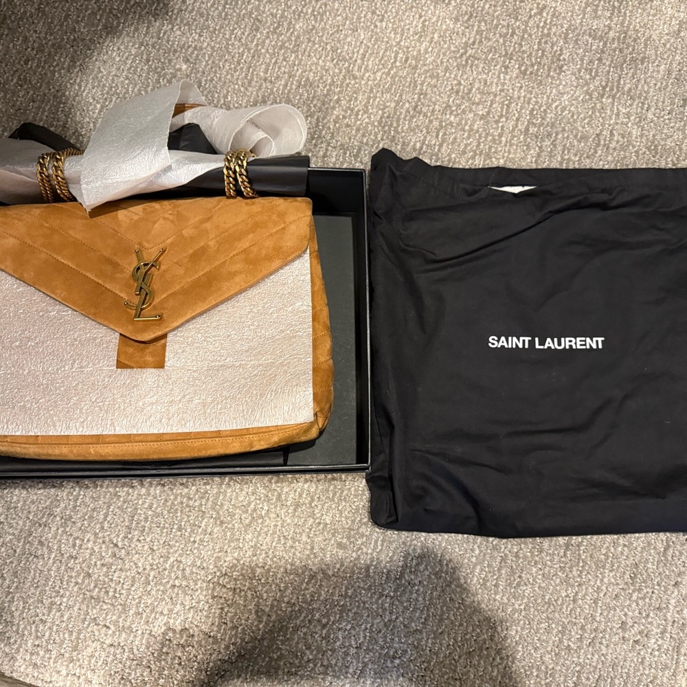 ***MINT CONDITION*** Medium YSL Suede Loulou Shoulder Bag in Camel - Picture 3 of 14